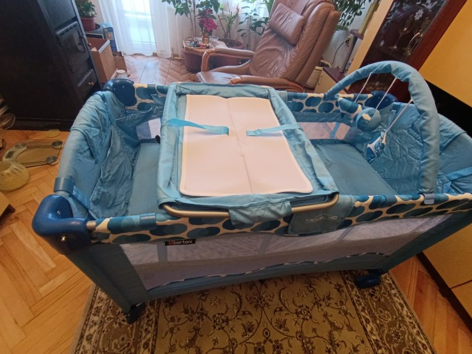 Детска сгъваема кошара с две нива