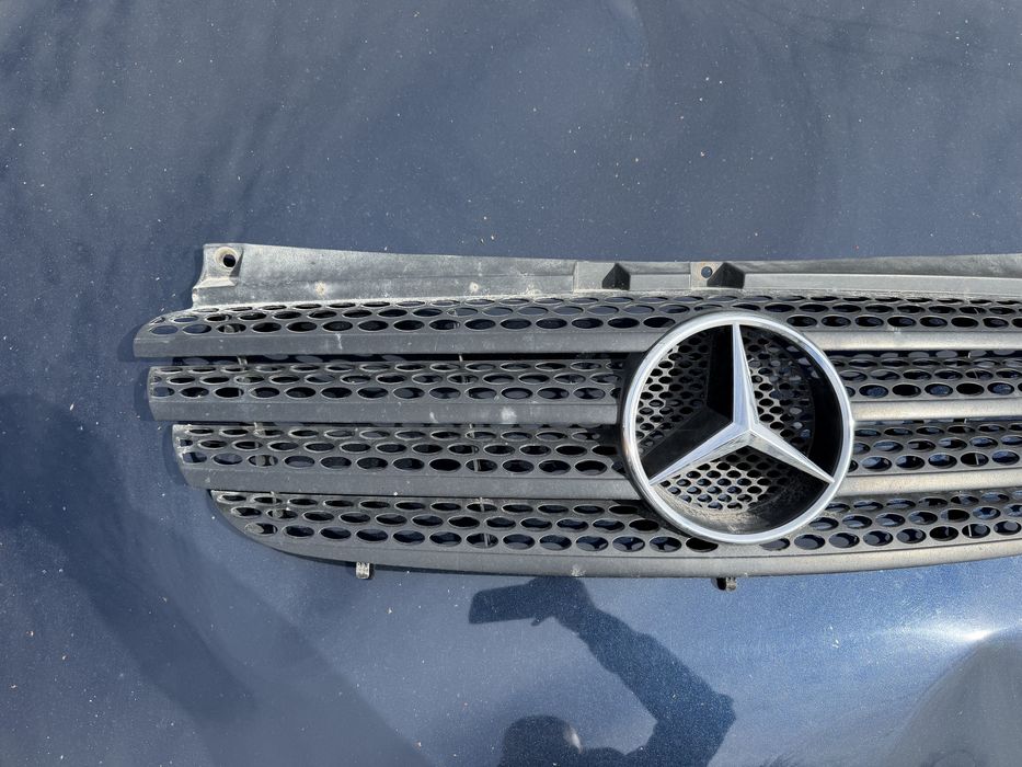 Предна решетка с емблема за Mercedes Vito W639 (2003-2010)