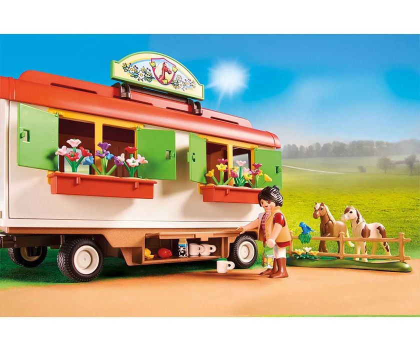 Нови Playmobil 71043 Катамаран и 70510 Дом на понита