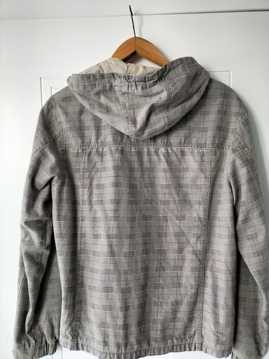 Дамска връхна дреха, ветровка.