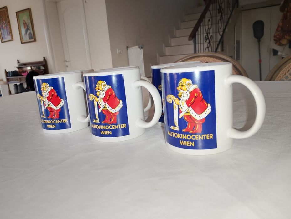 Vând set 6 căni noi, model craciunesc