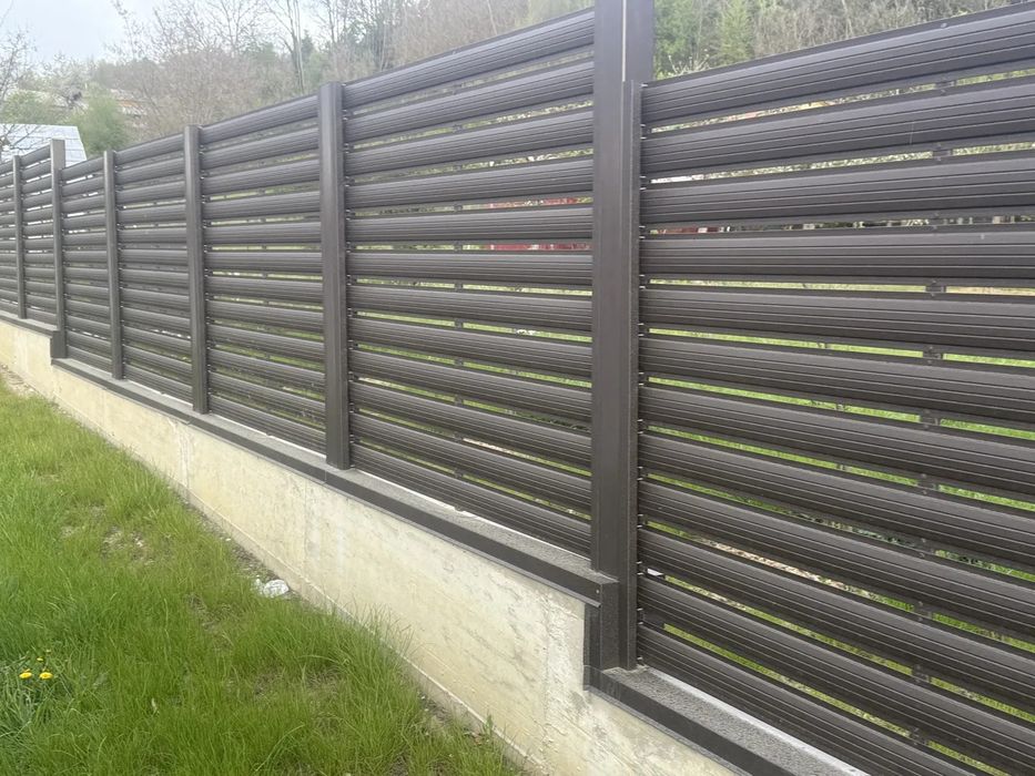 Garduri si porti stil jaluzea, sipca metalica, tabla cutata