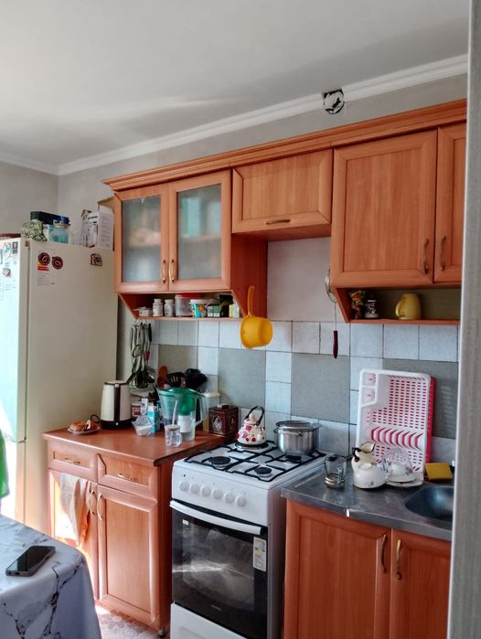 Продам 3х  комнатный квартиру