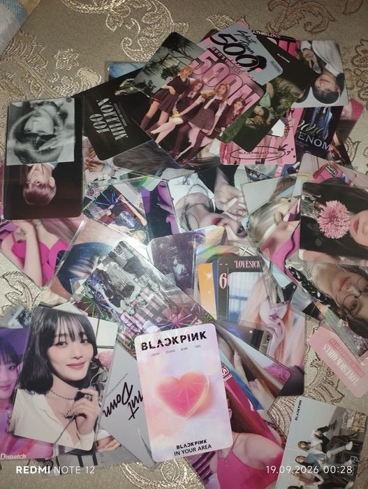В продаже карты k-pop