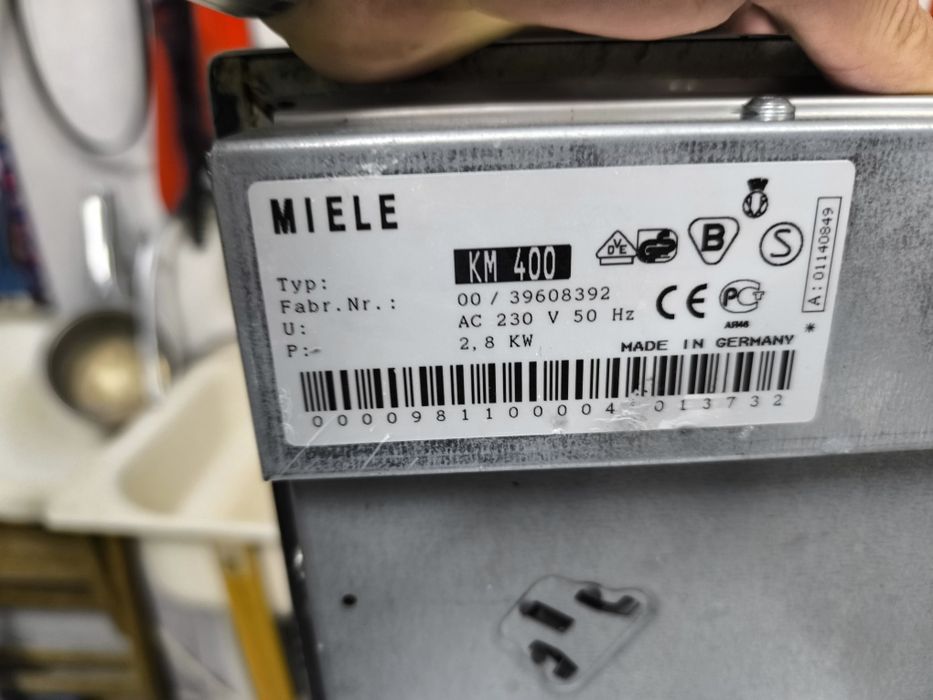 Керамичен плот Miele KM400