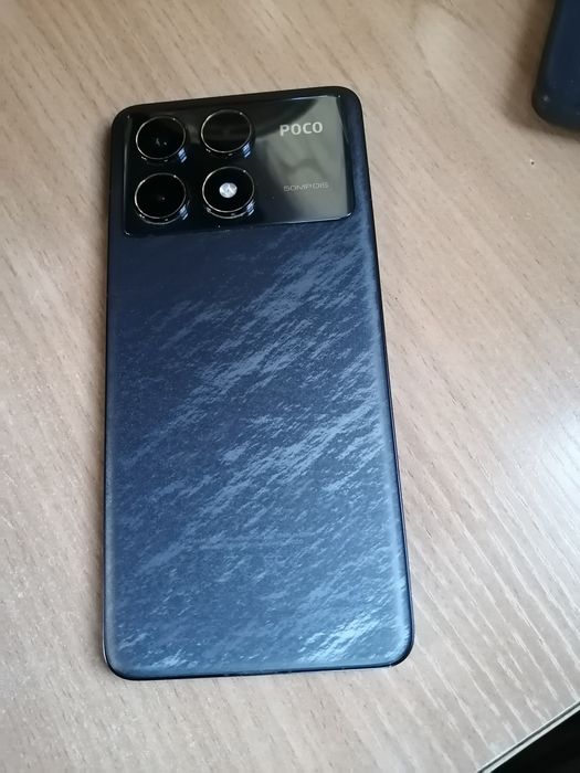 Продам телефон POCO