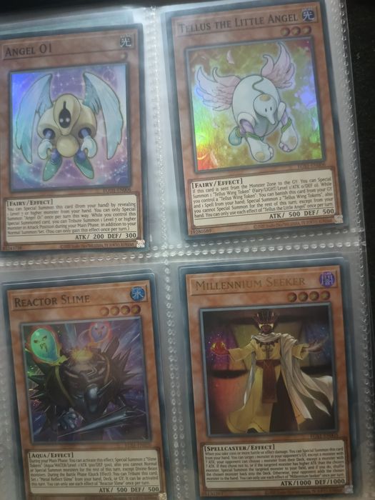 Vând individual cărți de  colectie yu-gi-oh