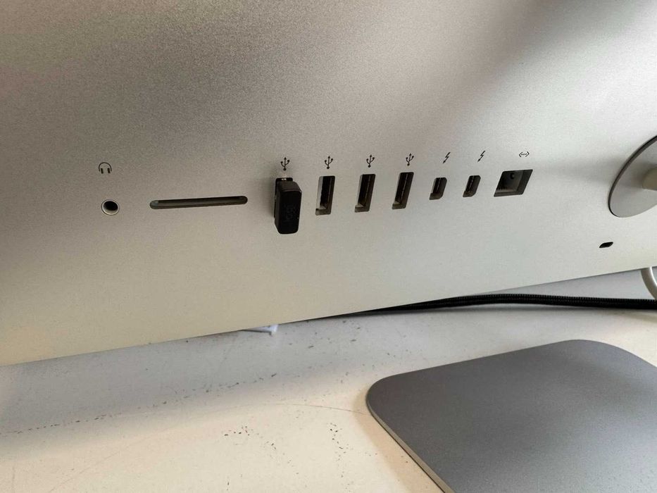 Компютър Apple iMac "Core i5" 1.4 21.5" (Mid-2014)