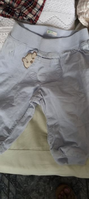 Бебешки  комплект    точно за сезона   Бенетон