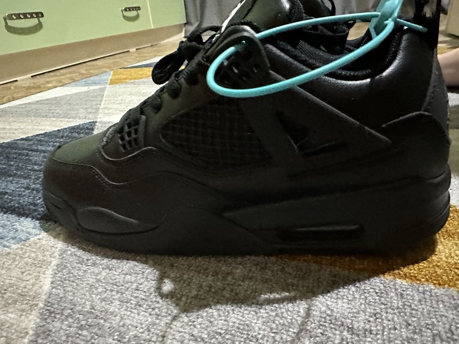 Jordan 4 black cat