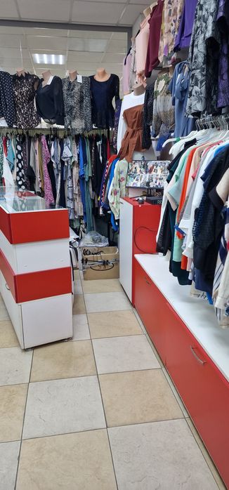 Продам рецепшен  в торговый бутик