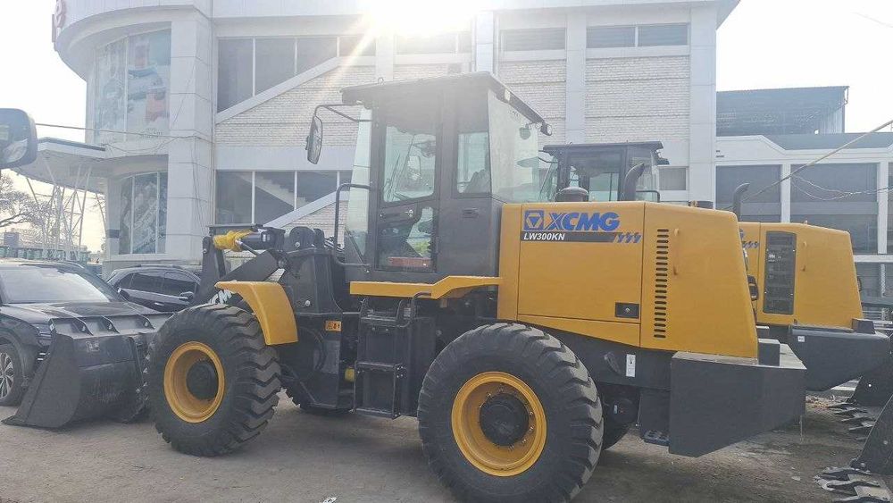 Фронтальный погрузчик XCMG LW 300 KN (джойстик, 1,8 м/куб, 3 тн.)