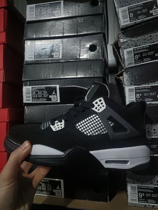 Налични Air Jordan 13 Retro и още 39, 40,41,42,43,44,45,46