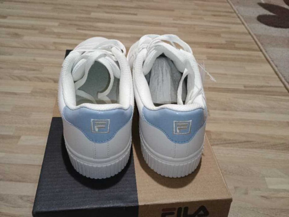 Нови сникърси FILA