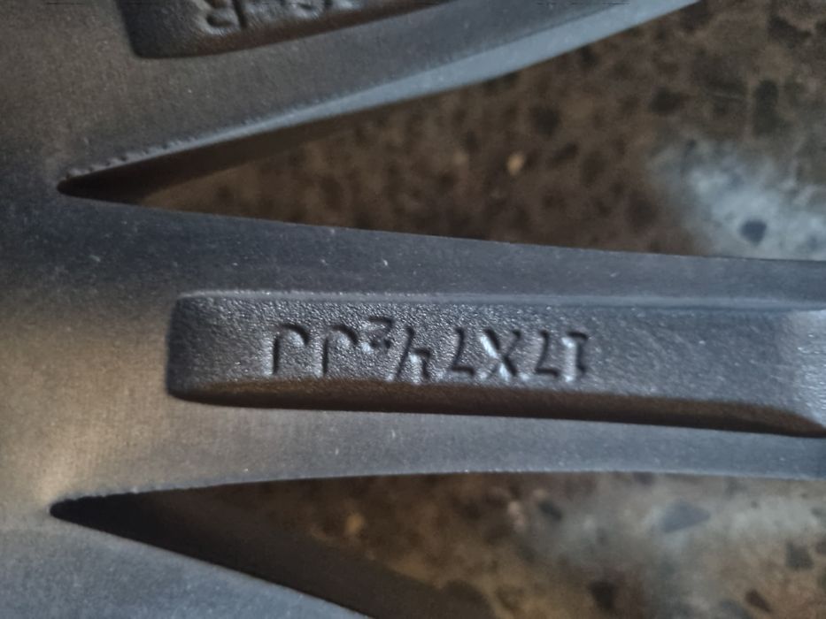 Гуми с джанти 17 цола 5*108