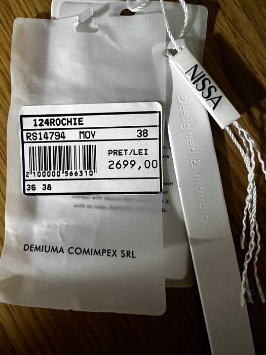 Rochie NISSA din matase cu maneci tip capa, marimea 38