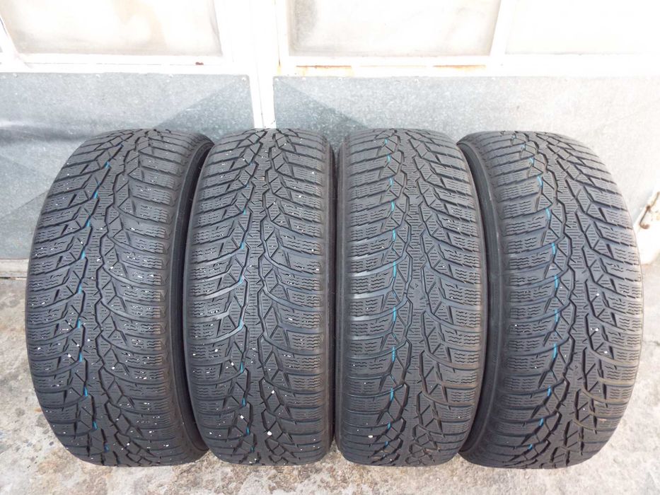 vand 4 anvelope de iarna 215/60/16 nokian wrd4 pret 500lei toate4