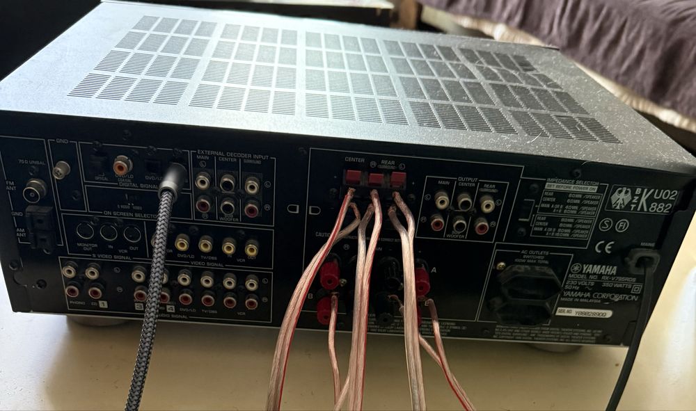 Receiver YAMAHA RX-V795 + boxă centrală și trei sateliți