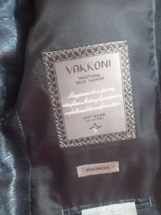 Костюм шим сотилади.