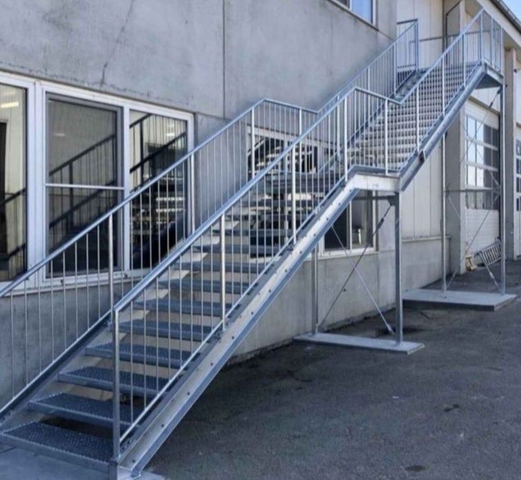 Vand scari zincate la oferirea clientului oferim transport si montaj