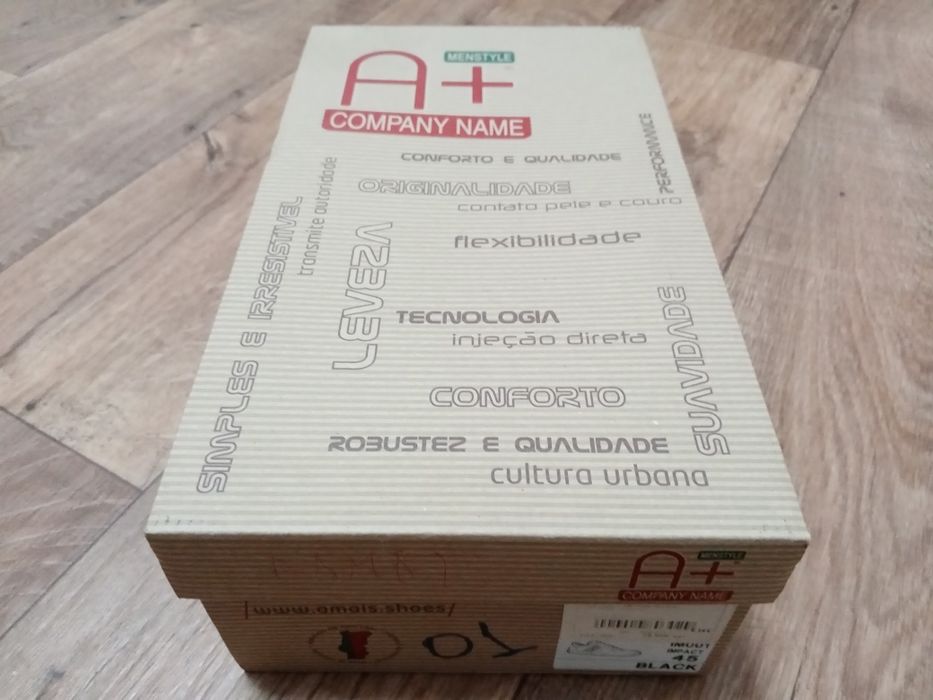 Португальские чёрные туфли