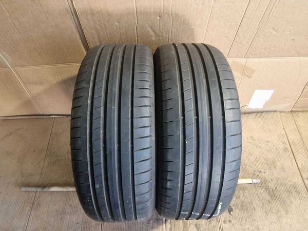 2 Dunlop R19 225/45
летни гуми DOT0317