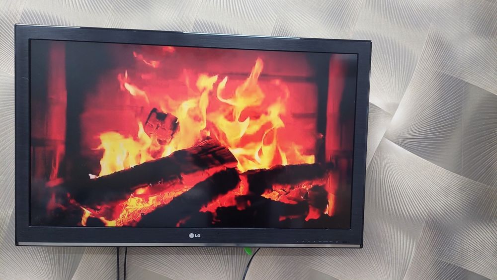 Продам тв LG диагональ 107см