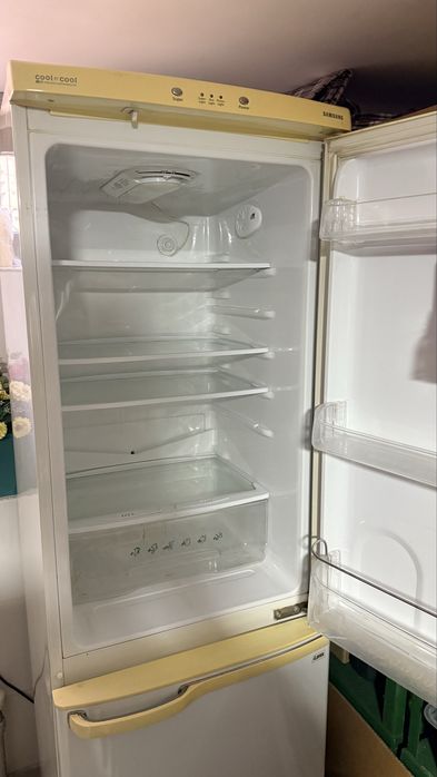 Срочно продам холодильник