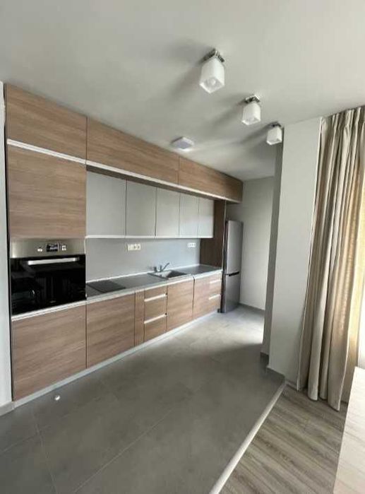 Дава се под наем Многостаен апартамент в София, Изток - 176 кв.м за 1500 € - Снимка #2