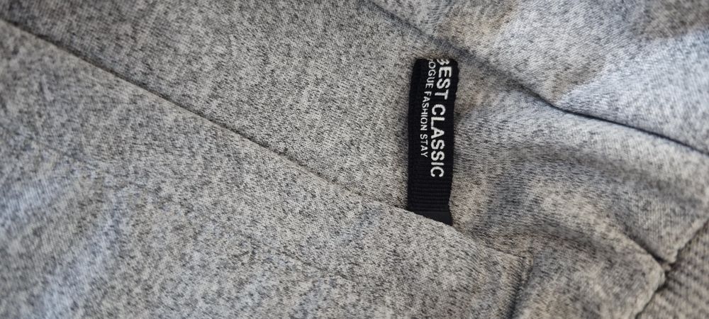 Продавам чисто нов анцуг!