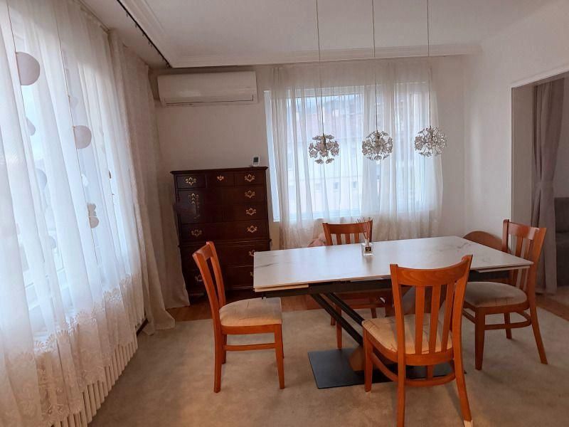 Дава се под наем Етаж от къща в София, Драгалевци - 139 кв.м за 797.64 € - Снимка #2