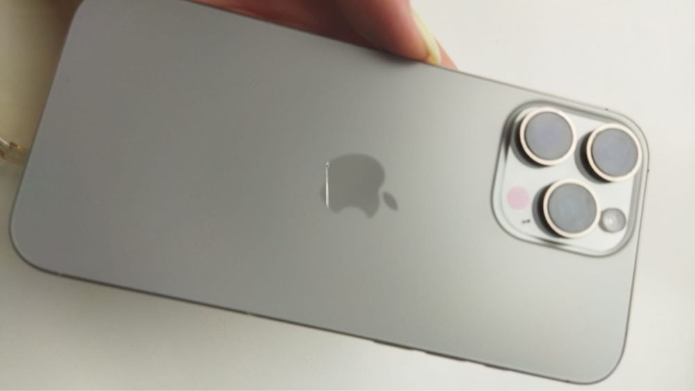 Продам IPhone 16 про макс 256гб
