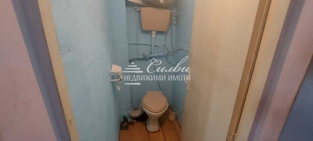 Продава се Четиристаен апартамент в Шумен, Център - 120 кв.м за 2084 €/кв.м - Снимка #2