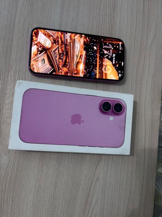 IPhone 16  память 128 Gb  Обмена  нет! Дешевле не будет.