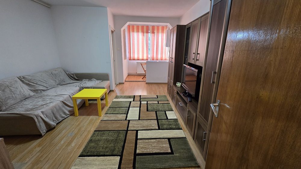 Ofer spre închiriere  garsonieră