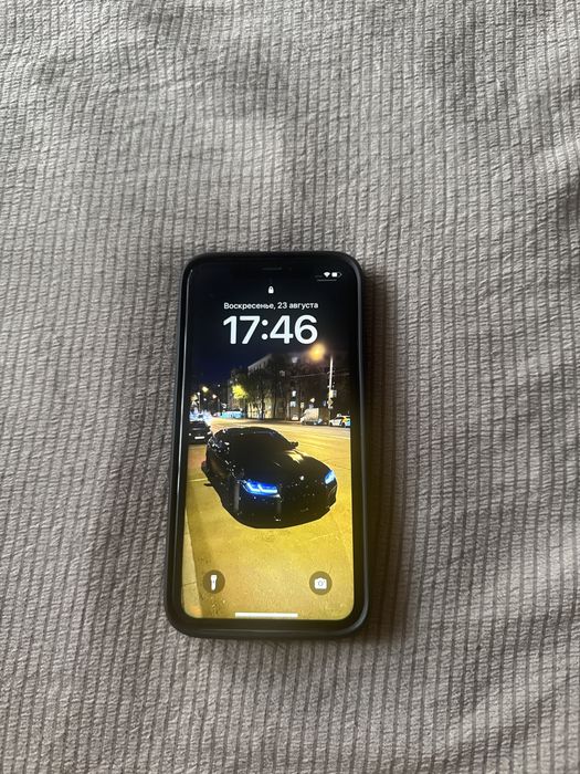 iPhone XR телефон