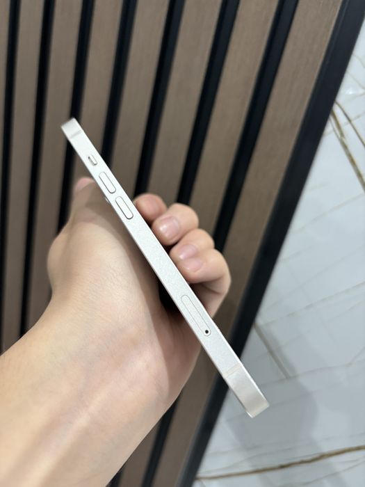 Продам Iphone 13