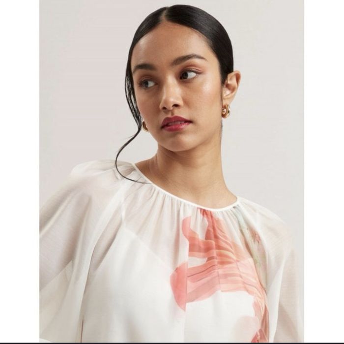 Нова риза Ted Baker L