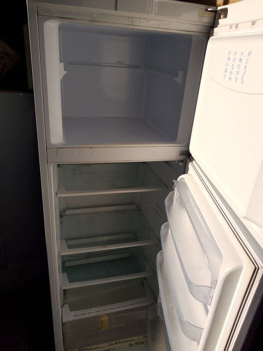 Ocazie combina frigorifica arctic Indesit Whirlpool