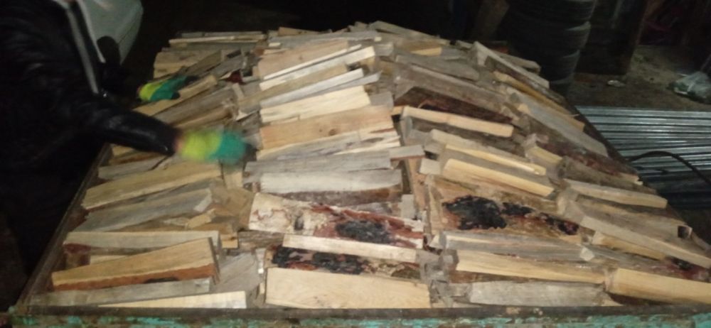 Дрова Сухие Отын рубленые заказывайте крупные мелкие. хватит надолго.