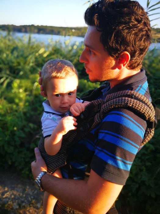 Продавам ергономична бебешка раница LennyUp – като нова!