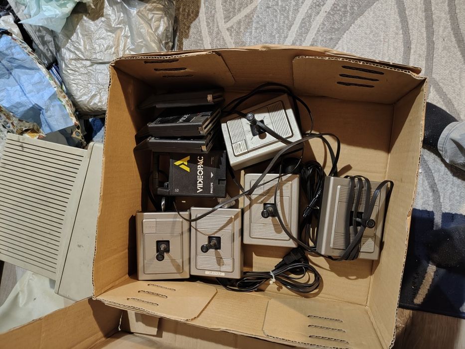 Philips Videopac, dischete și joystick-uri