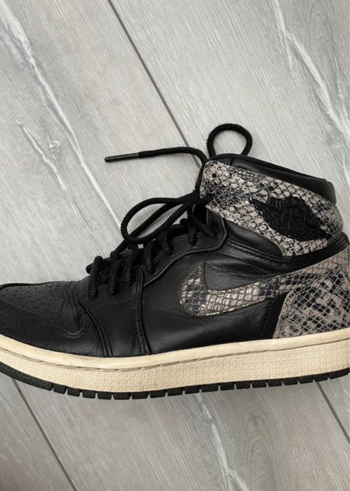 Jordan 1 Air Retro High Black Snake (pentru femei)