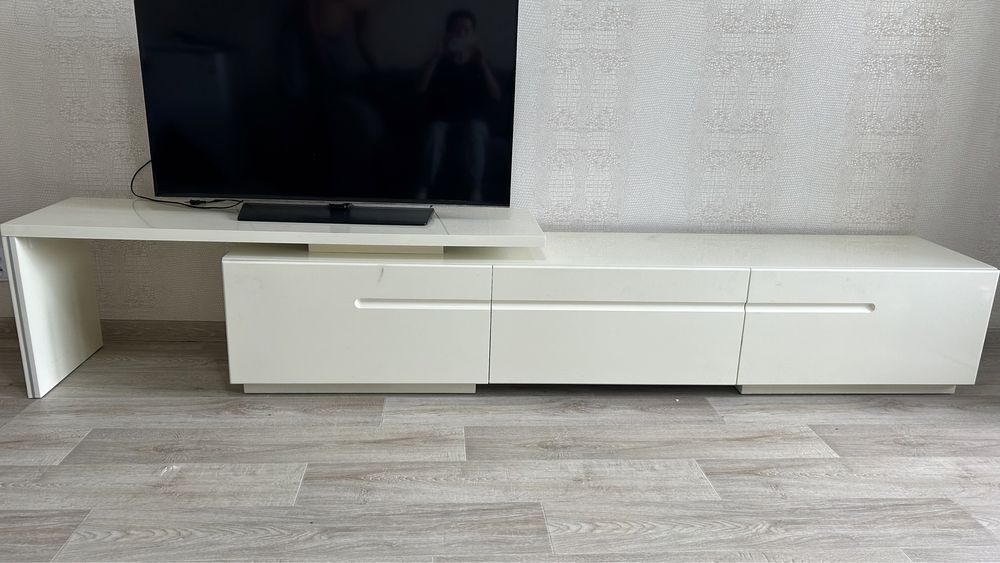 Срочно продам шкаф под телевизор