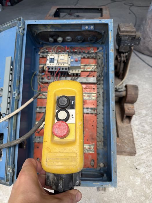 Строителен хаспел / лебедка (трифазен) – MEZ Mohelnice 0.75 kW
