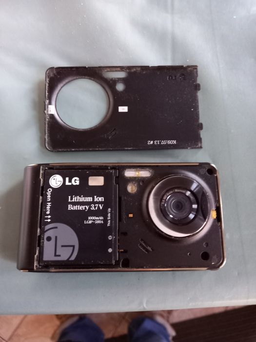 Vând telefon Lg KU990i funcțional de colecție