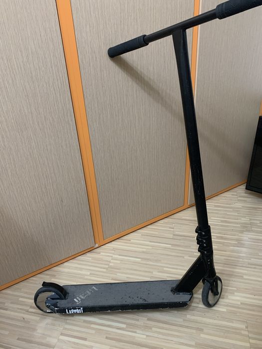 Продам самокат LIMIT