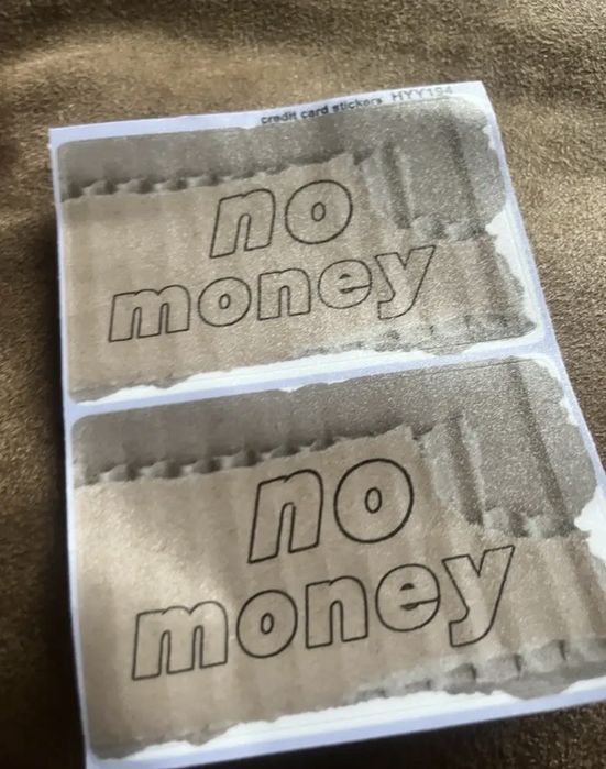 Наклейки на карточку с рисунком.