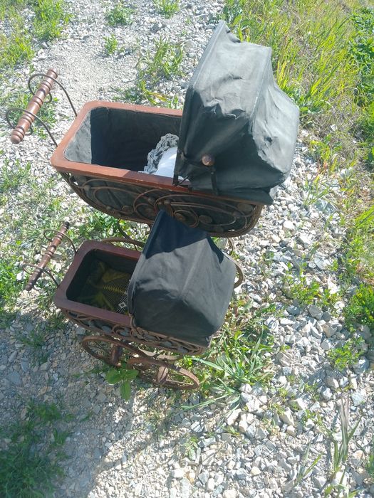 Антикварни колички за кукли