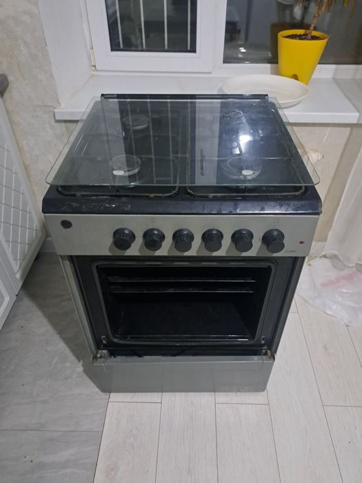 Продам газ плиту